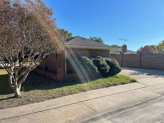 Photo of 1925 Shari Ln, Garland, TX
