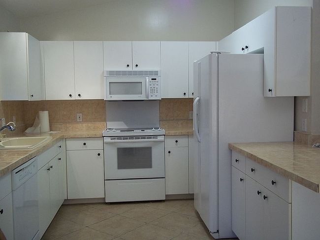 Photo of 987 Grove Dr, Naples, FL