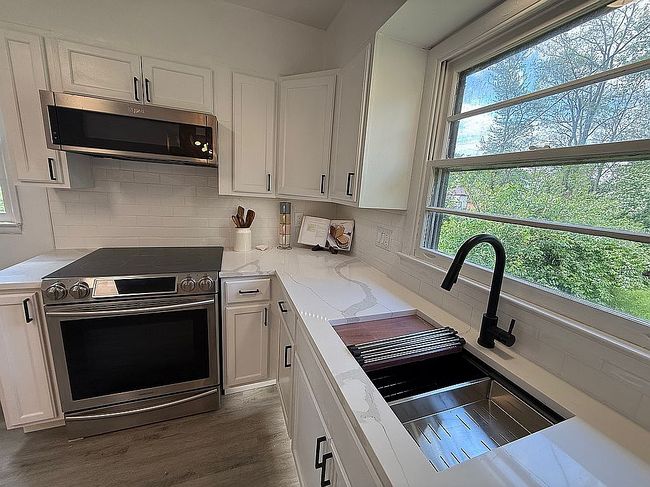 Image of 4651 Christopher Ave
