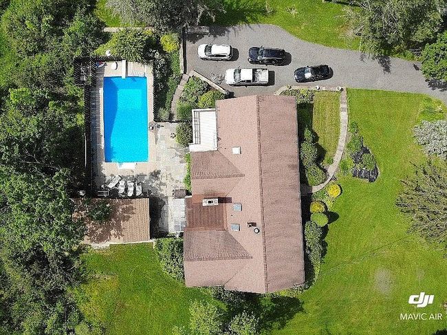 Photo of 717 N Abington Rd, Waverly, PA