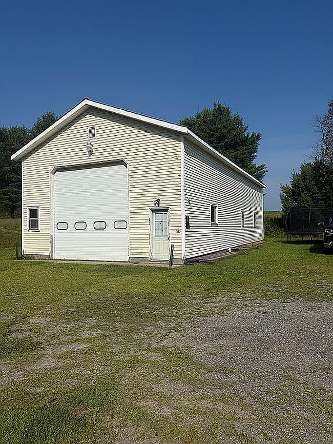 Photo of 387 Boot Hill Rd, East Fairfield, VT