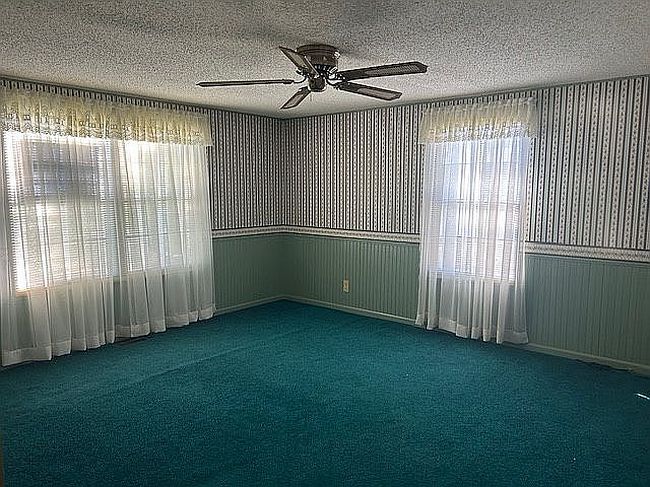 Image of 230 Shoreline Dr W