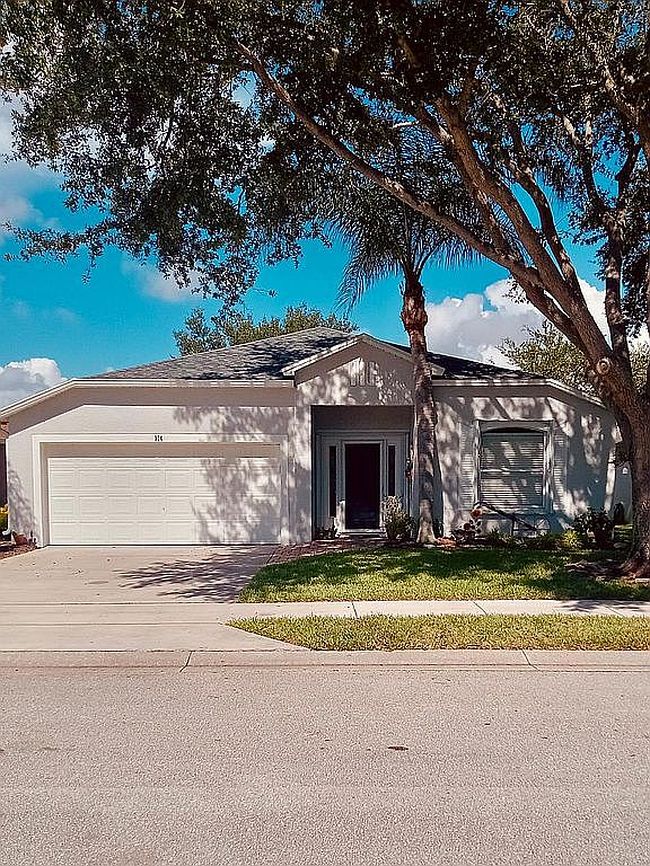 Photo of 974 E 13th Sq, Vero Beach, FL