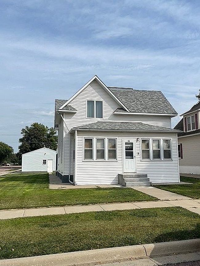 Photo of 211 W Ash St