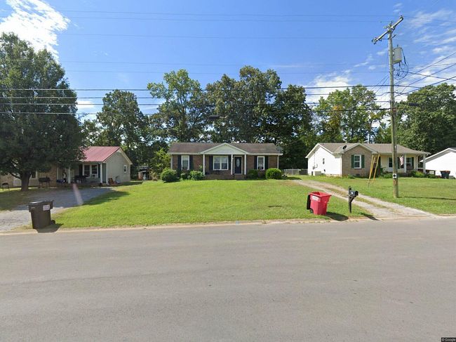 Image of 806 Shelton Cir