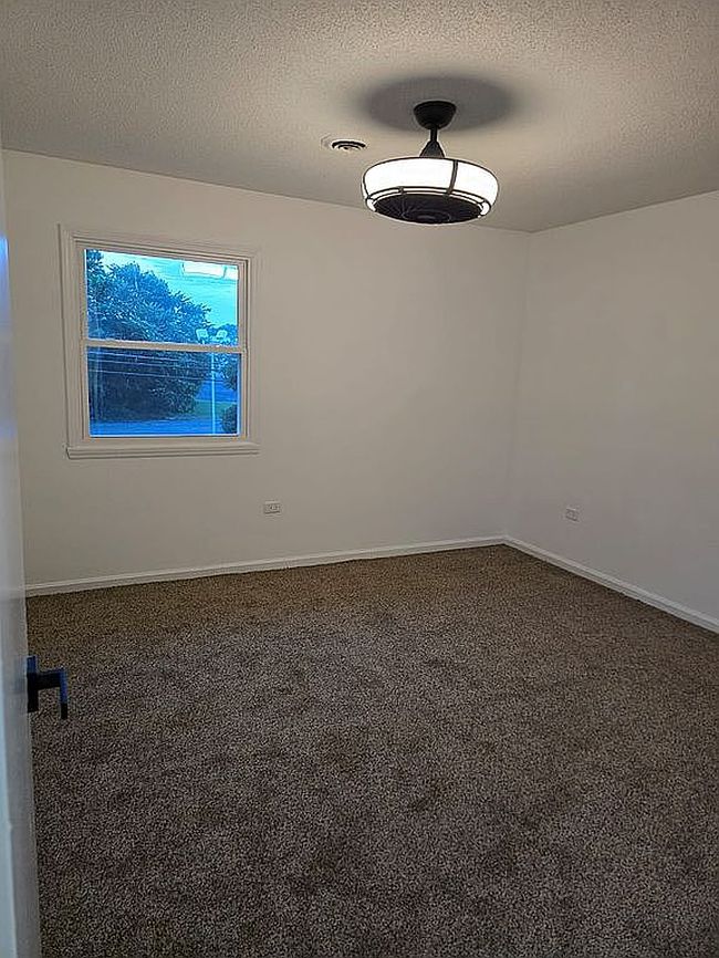 Photo of 101 Oxford Pl Apt 10, High Pt, NC