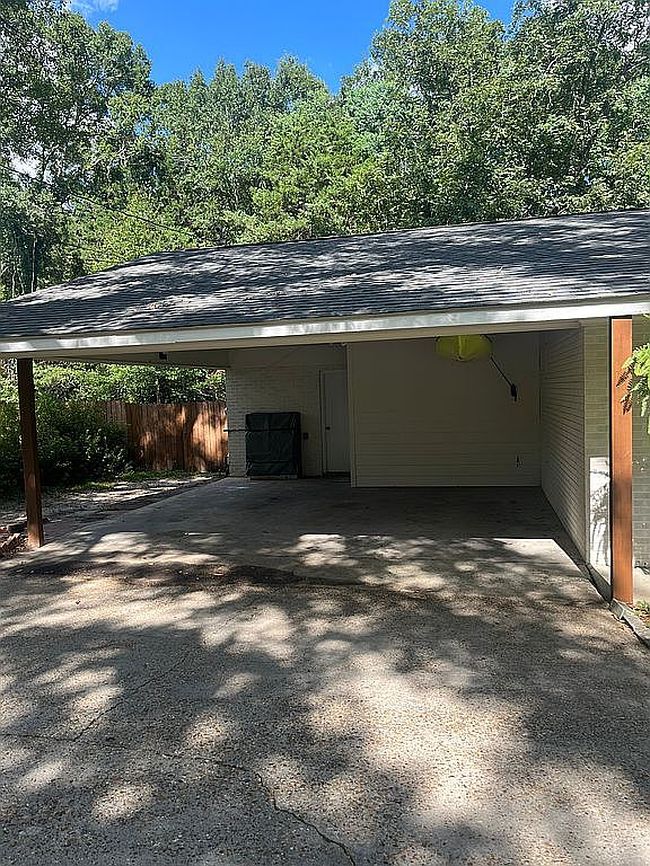 Photo of 202 Pinehills Dr, Hattiesburg, MS