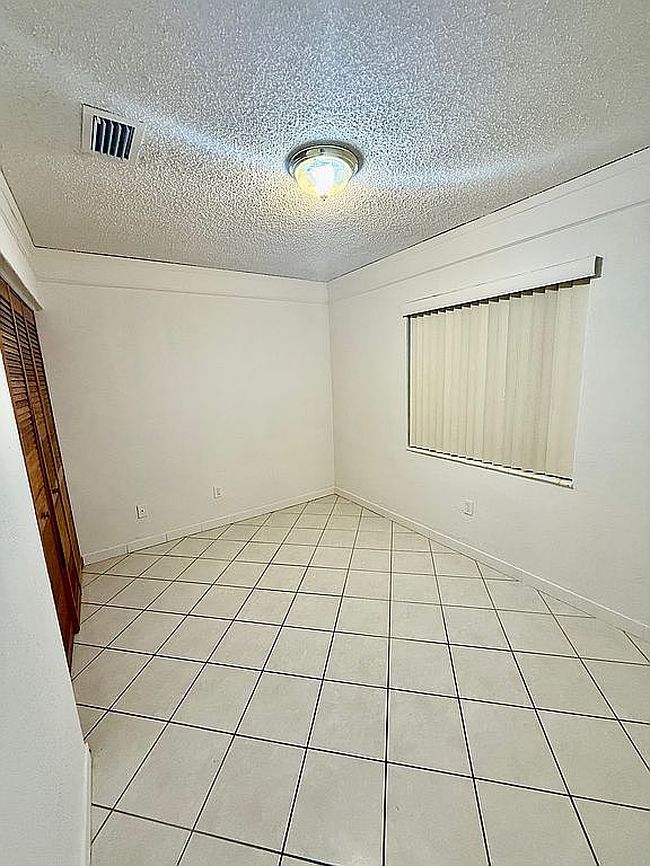 Photo of 4410 Sw 129th Pl, Miami, FL