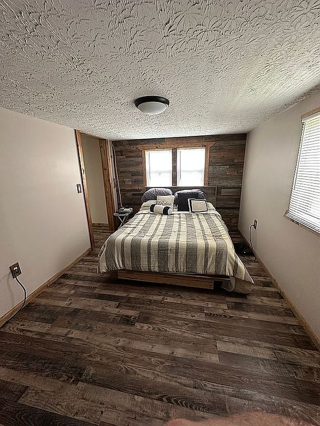 Image of 330 Piqua Ln