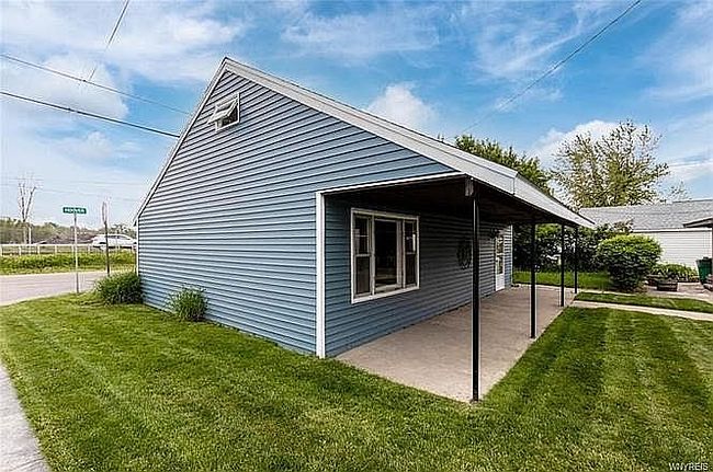 Photo of 241 S Shore Dr, Buffalo, NY