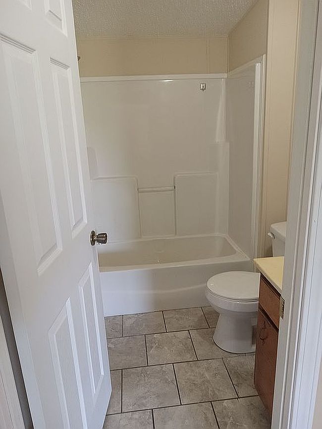 Photo of 224 Twin River Orchard Rd, Demorest, GA