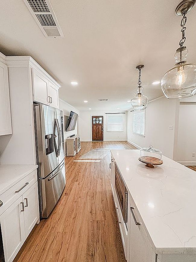 Preview of property located at 1013 N Woodlawn Ave