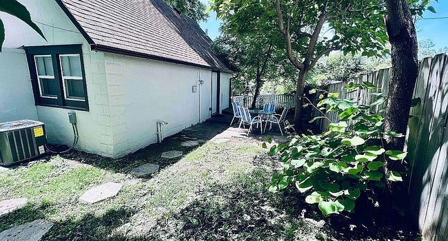 Image of 5630 Blondo St