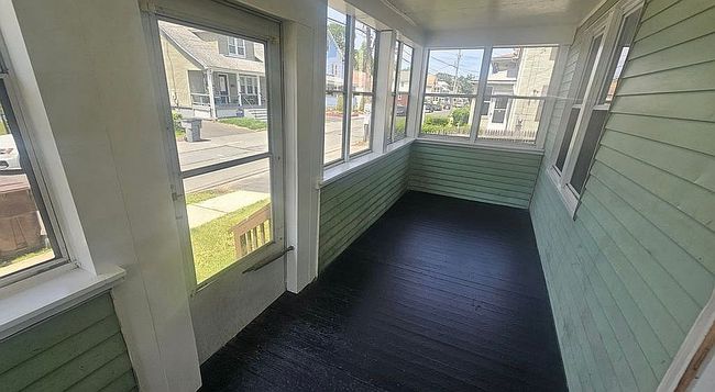 Photo of 82 Windsor St, Enfield, CT