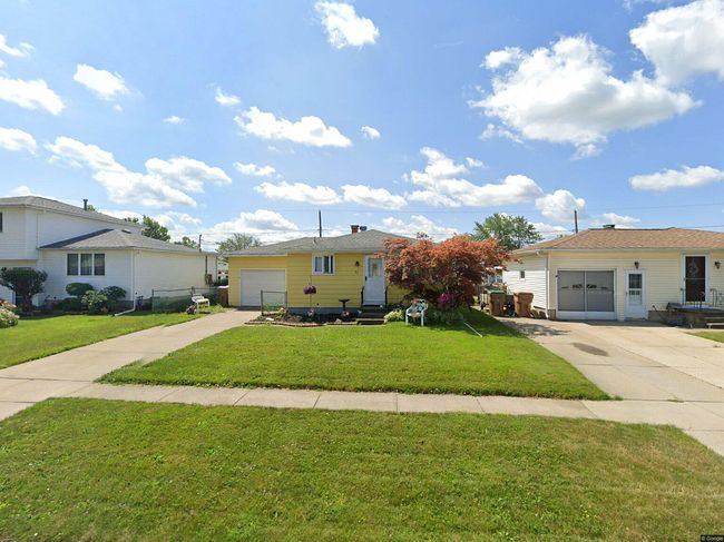 Photo of 27 Basswood Dr, Cheektowaga, NY
