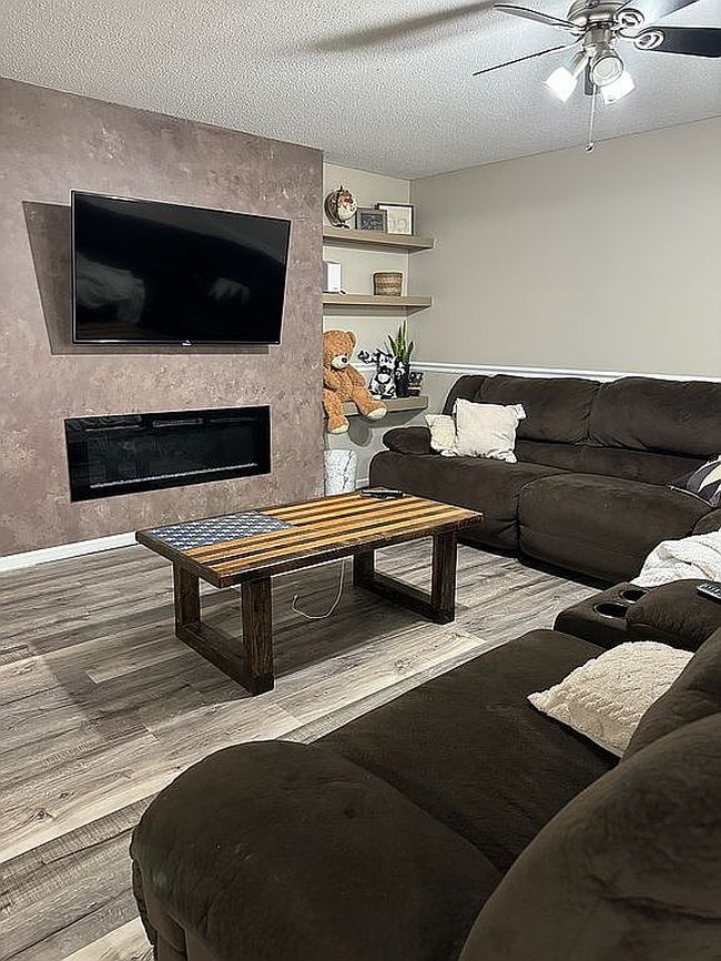 Image of 2090 Milford Ln