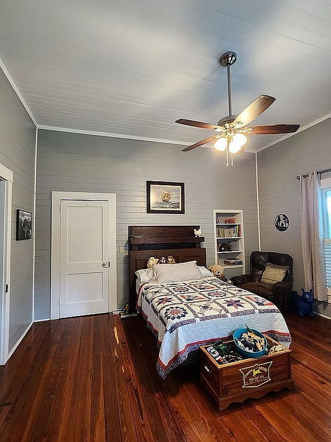 Photo of 311 Hampton St, Gilbert, SC
