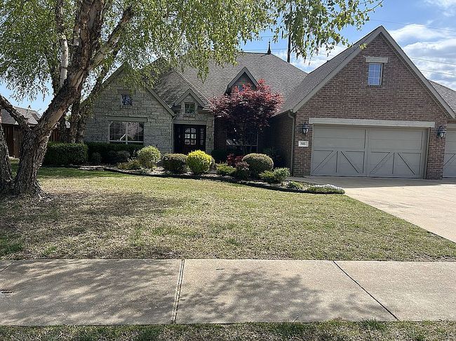 Image of 805 Sw Edinburgh Ave