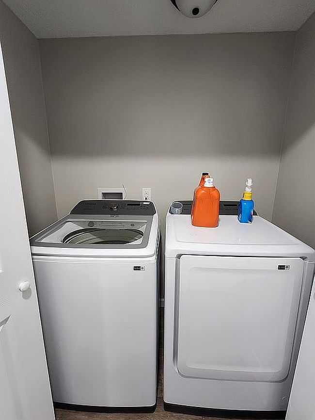 Photo of 475 Essen Dr, Fayetteville, OH