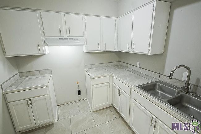 Image of 12587 Warfield Ave