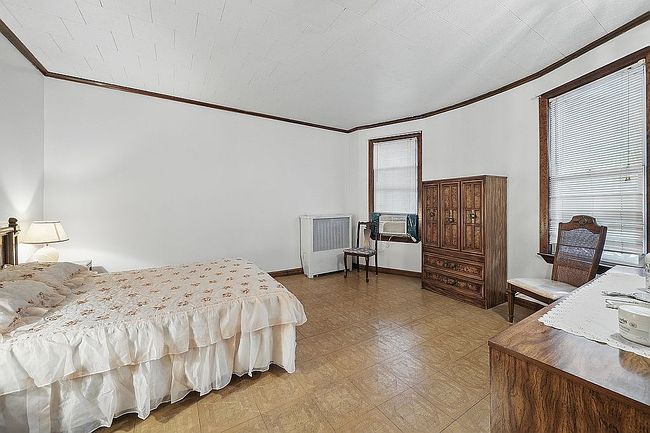 Image of 1858 Wallace Ave