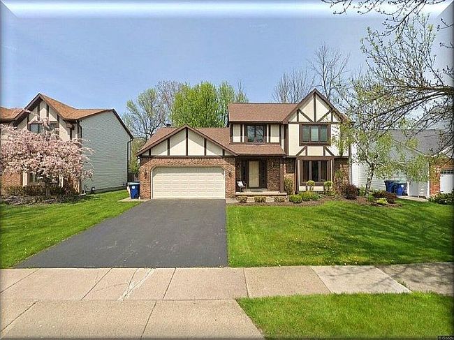 Photo of 139 Mapleleaf Dr, Williamsville, NY