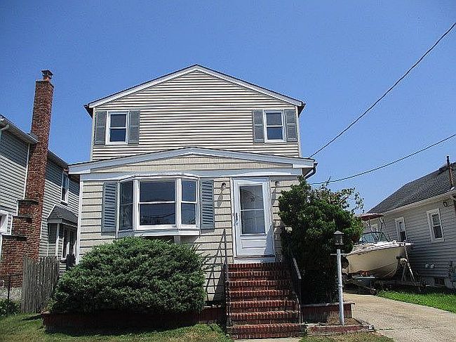 Photo of 10 Dart St, East Rockaway, NY