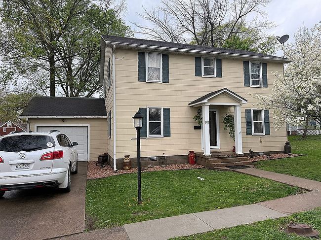 Photo of 202 N Vine St, Fayette, MO