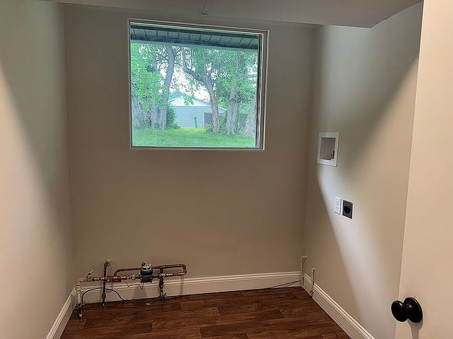 Additional photo 2 of property located at 2550 Ivy Ln