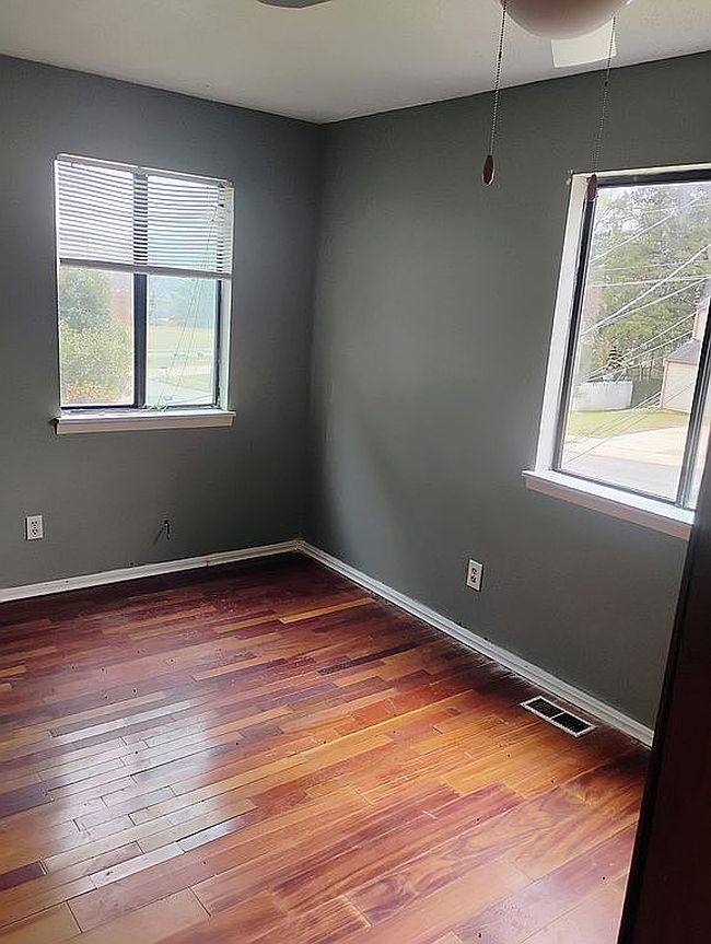 Image of 2716 Clayton Dr Nw