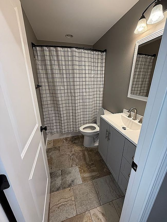Photo of 105 Estes Dr, Scott City, MO