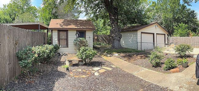 Photo of 2415 Embrey Pl, Fort Worth, TX