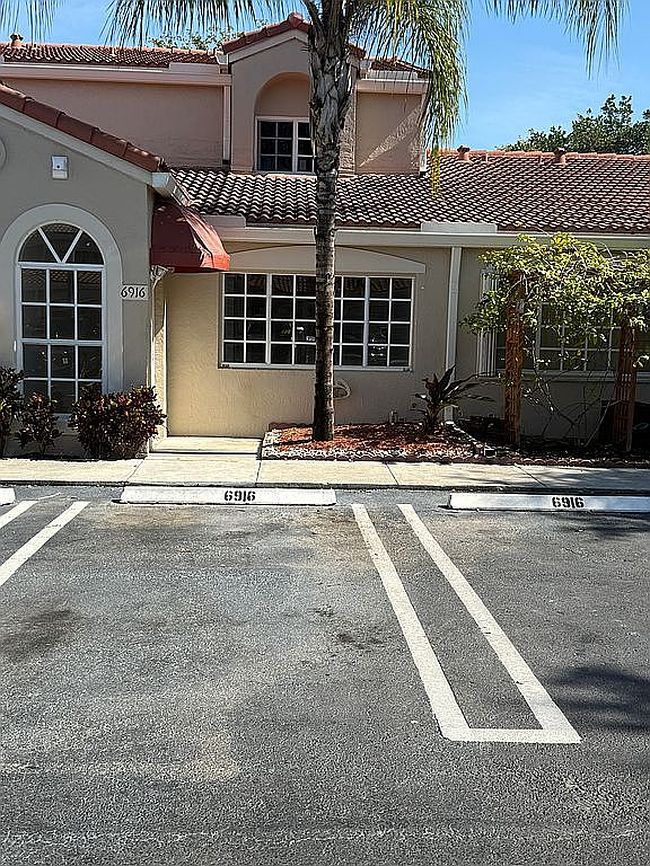 Photo of 6916 Nw 166th Ter