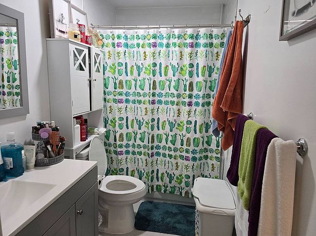 Photo of 100 Trouville Rd, Copiague, NY