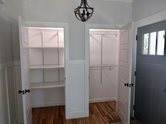 Photo of 504 E Main St, Pendleton, SC