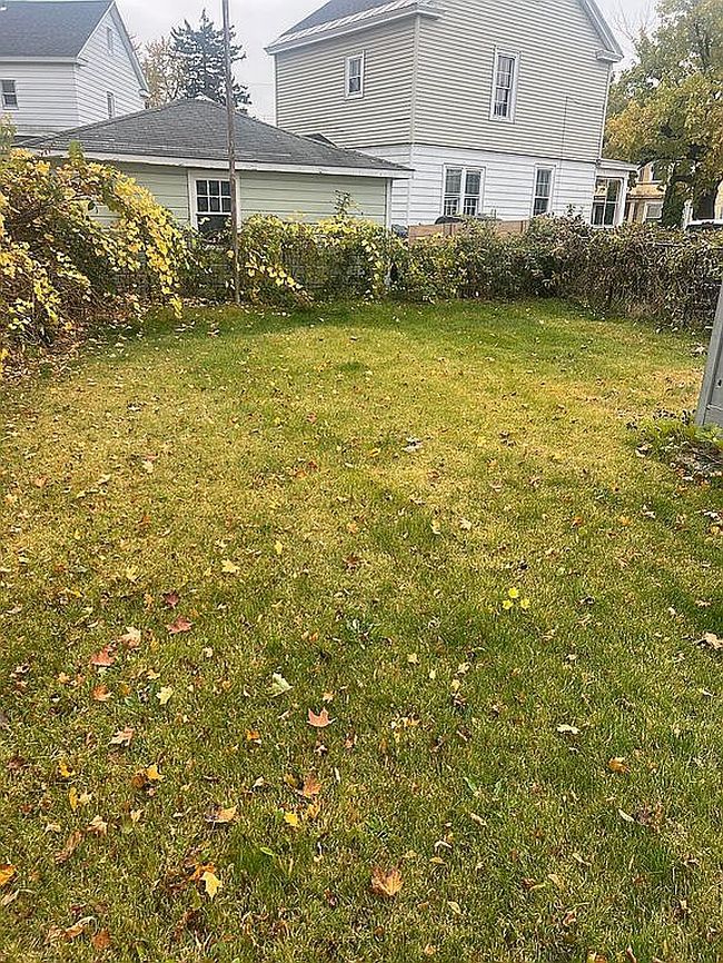 Image of 842 Main Ave