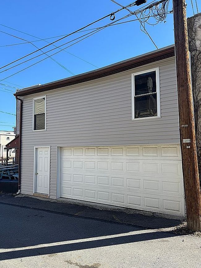 Image of 208 S Oak St