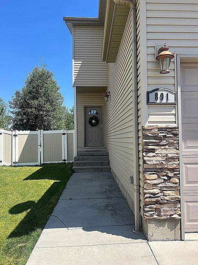Photo of 891 Blue Sage Way, Rock Springs, WY