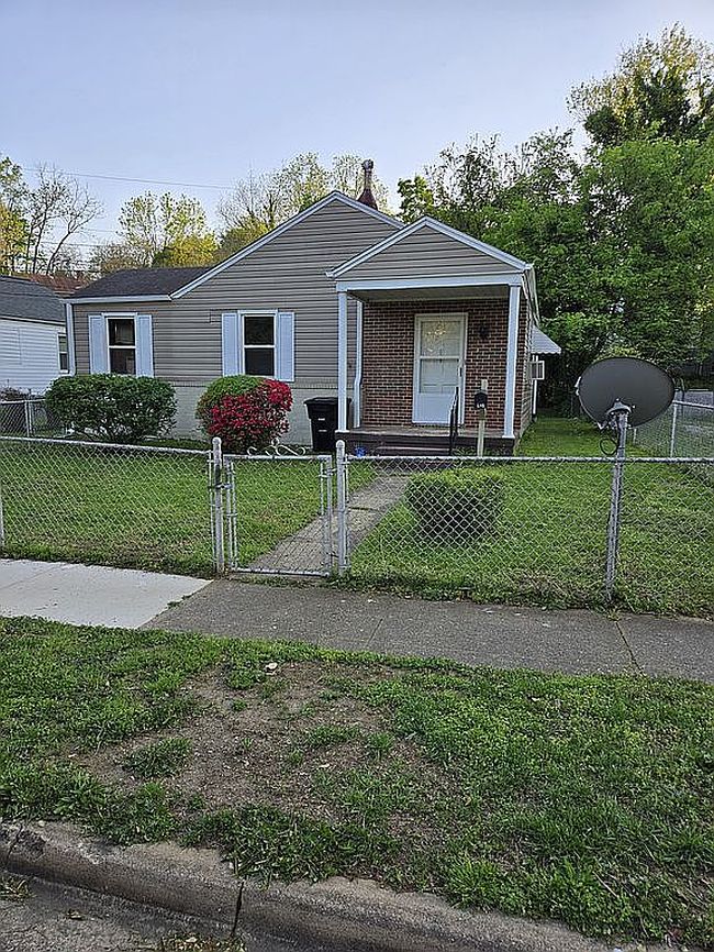 Photo of 909 Lanier Ave, Danville, VA