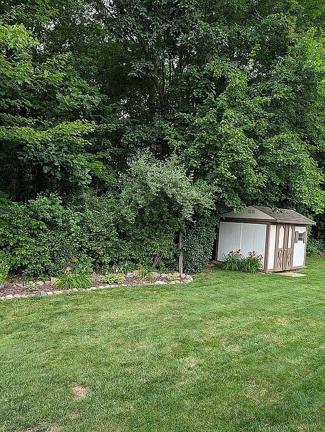 Photo of 2 Emerald Cir, Whitmore Lake, MI