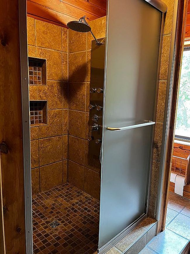 Image of 611 Oakwood Dr