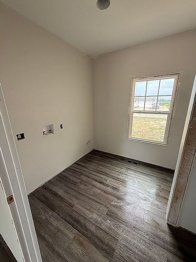 Photo of 9877 E Bloomfield Hills Dr, Effingham, IL