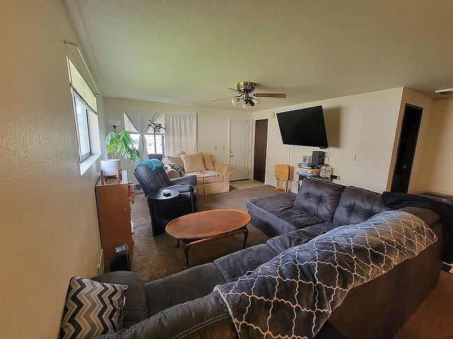 Image of 722 W 6th St