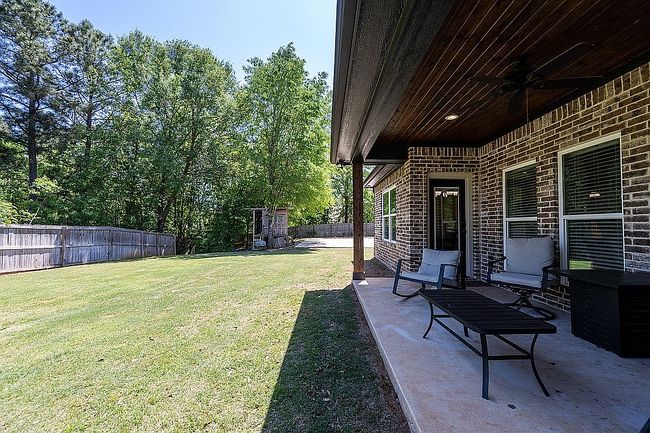 Image of 2102 Katie Lee Ln
