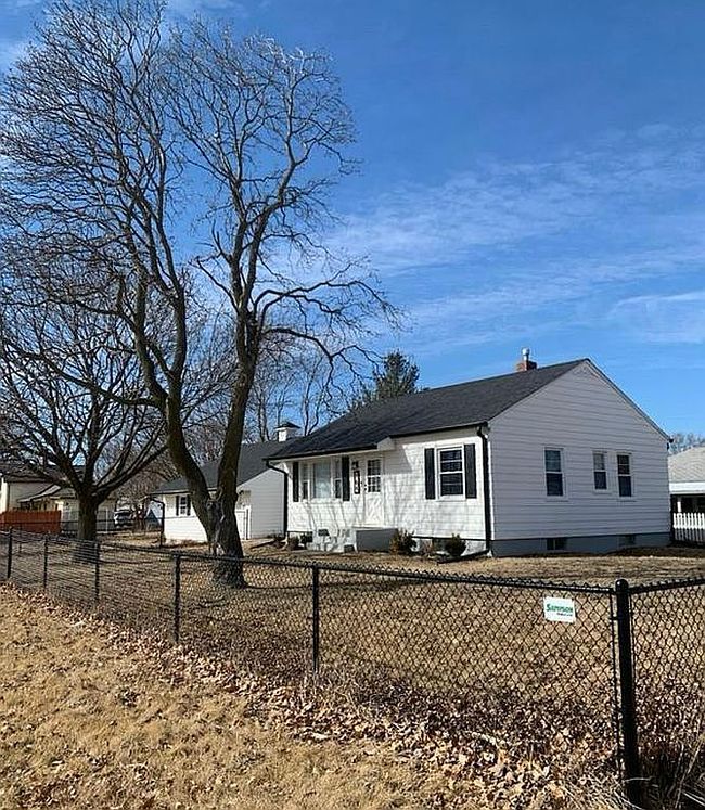 Image of 704 Washington St