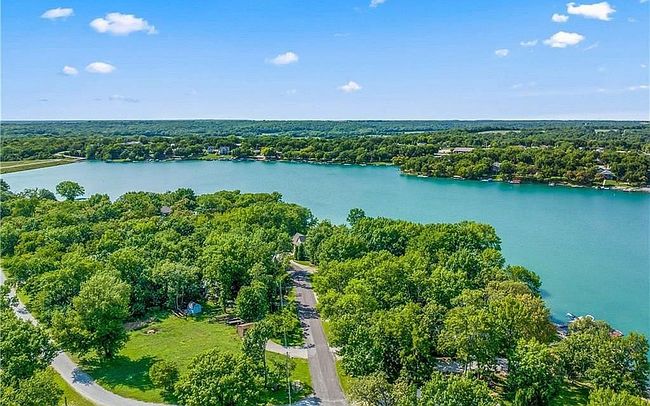Photo of 21 Louisiana Dr, Linn Valley, KS