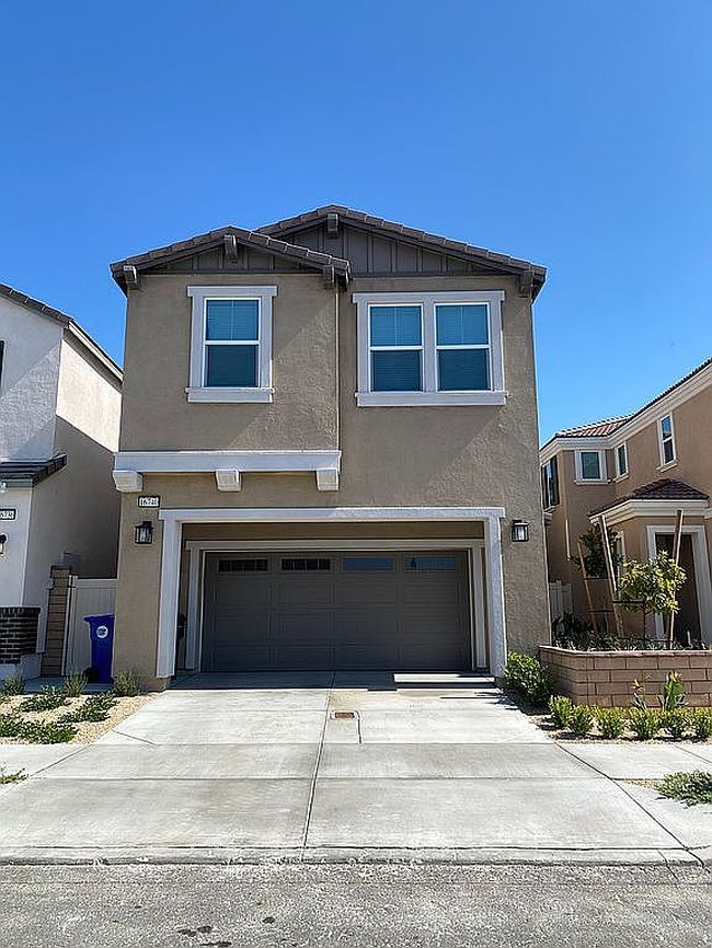 Photo of 16740 Grapefruit Ln, Fontana, CA