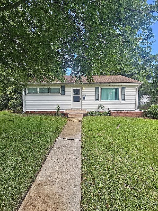 Photo of 115 Hunter Cir, Fayetteville, NC