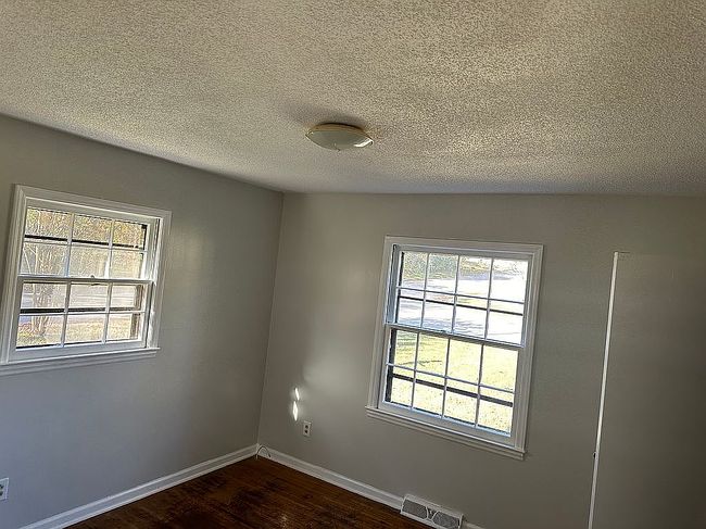 Image of 101 Hemlock Dr