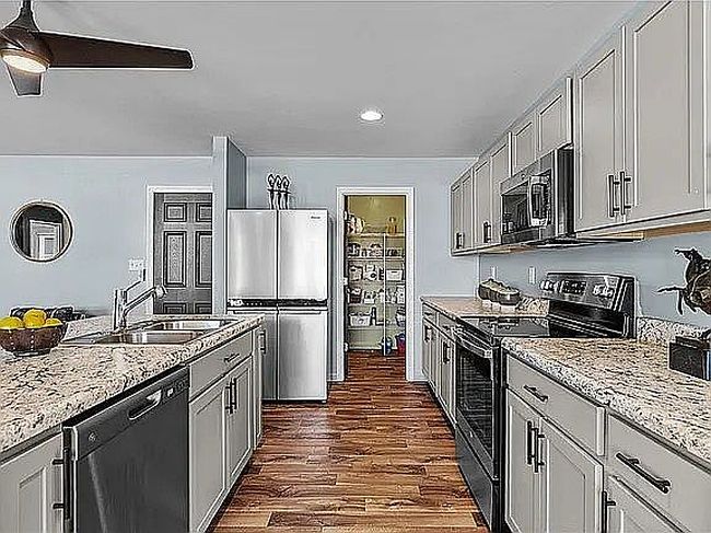 Additional photo 3 of property located at 403 Westhaven View Ct